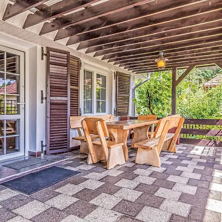 別荘 Lovely In Parzensko With Sauna *